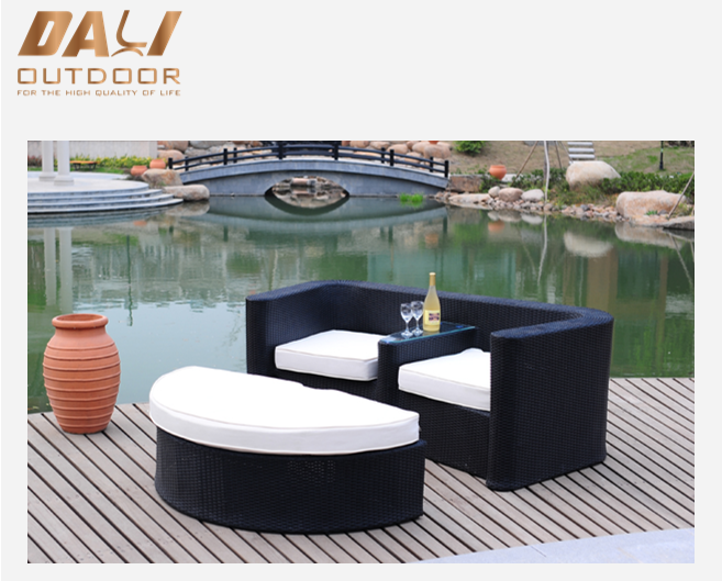 Outdoor PE Anyaman Rotan Patio Love Seat Lounge Chair Set dengan tumpuan kaki