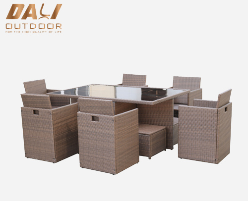 Kualitas Baik Pabrik Aluminium Wicker Outdoor Furniture PE Rotan Taman Meja Makan dan Kursi Set Untuk Penggunaan Teras